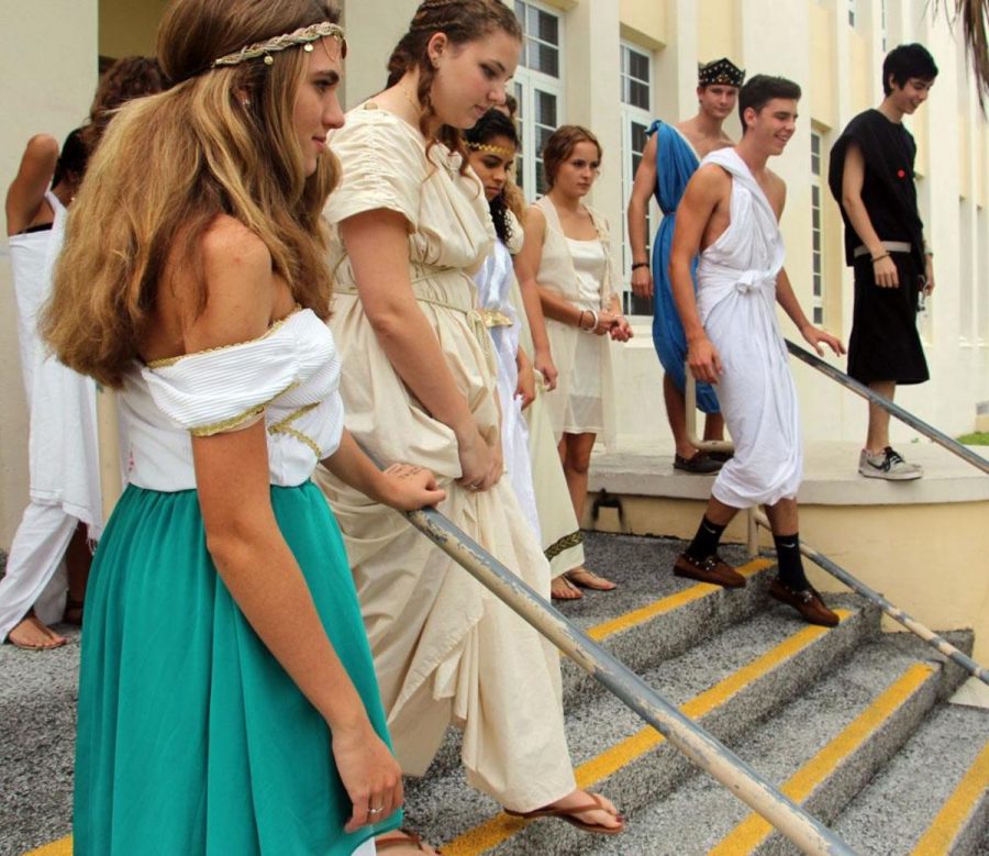 Visual teacher Lacey Van Reeths AP Art History students were dressed in pinned table cloth dresses and pulled leaves from bushes.  They were eligible to receive extra credit if the students dressed like ancient Greek civilians while learning about Greco-Roman Art.