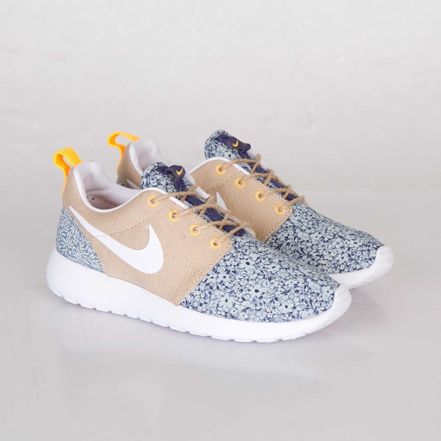 Limited edition Roshe Runs from sneakerstuff.com