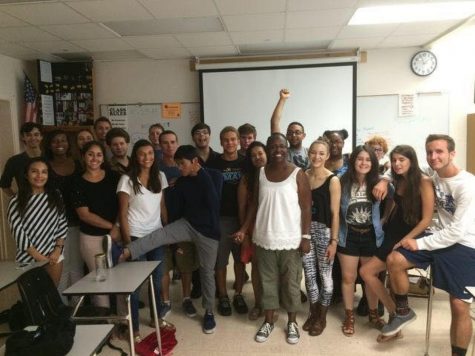 Social studies Lea Jefferson poses with her American history class in 2014.