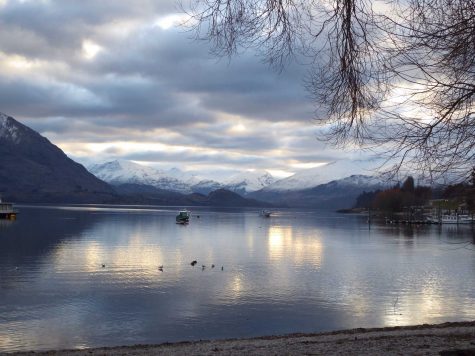 The view of a lake in the town of Wanaka.