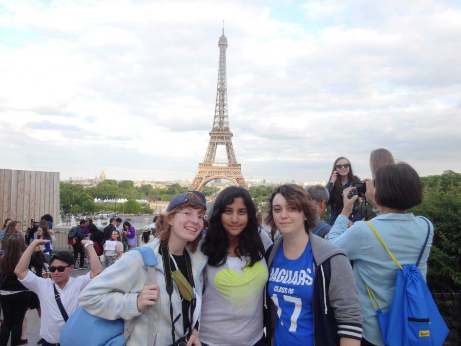 (L-R) Communications juniors Brianna Steidle, Uma Raja and Samantha Marshall stand in front of the Eiffel Tower.