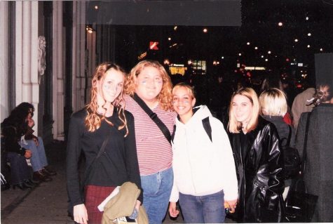 Visual dean Lacey Van Reeth (middle) poses with her Dreyfoos classmates during her senior year in 2002. 