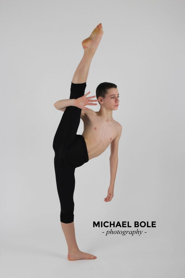 Dance+sophomore+Alec+Mittenthal+models+for+a+dance+photography+shoot+held+by+communications+sophomore+Michael+Bole.
