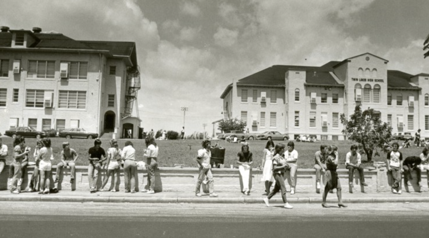 The last time that the Florida Gators and Florida State Seminoles went head to head during a year where both teams were unranked was 1987. In 1987, the campus where Dreyfoos School of the Arts now lies belonged to Twin Lakes High School. Here, students of Twin Lakes enjoy their lunch around campus three years before the historic game. The sidewalk in front of the school was one of the most popular social spots for students.