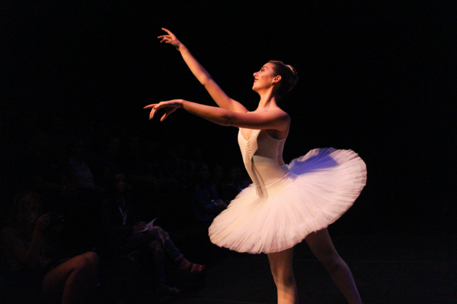 Dance senior Skylar Smith performs her solo, Paquita Variation from Act 3 of the French ballet “Paquita.” “Paquita is getting married [in the ballet],” Smith said. “It’s definitely a more personal story, and there’s performance quality you have for this ballet. You have to tell the story.” Smith showcased her ballet focus at Dreyfoos through this performance. 