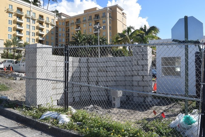 Once completed, this sign will connect to new fencing on either side and read “Dreyfoos School of the Arts.” Construction of the project is expected to culminate in January 2018.