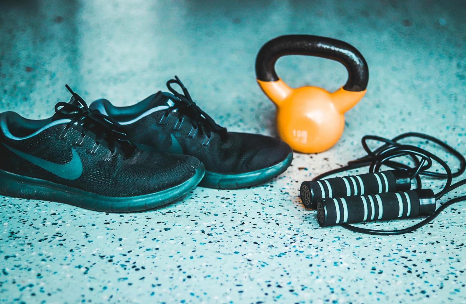 As the new school year continues, many students expect busy schedules and seemingly never-ending days. Along with homework, most student athletes face the physical demand of fall sports. Often lacking sleep, Dreyfoos athletes require another source of energy for their practices, games, and meets. The Muse created a Spotify playlist specifically for our student athletes who need an extra push to get moving. Get pumped!