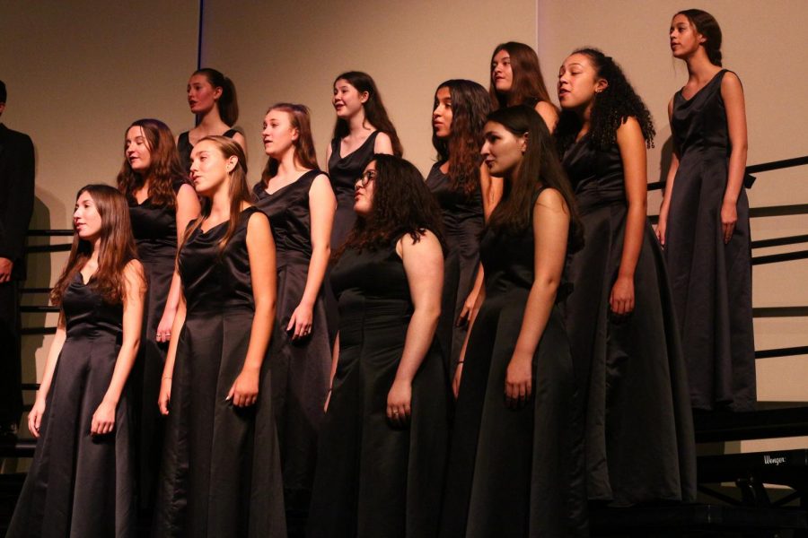Juniors and underclassmen reminisce as they sing with their senior classmates for the last time. “I’m definitely going to miss each senior’s individual character, as they have each etched a unique quality into every rehearsal and performance throughout their four years at Dreyfoos,” vocal junior Isabella Caggiani said. “Their ability to exceed in both music and academics has been such a motivating power and their fun-loving spirit has fueled many laughs and adventures.” 