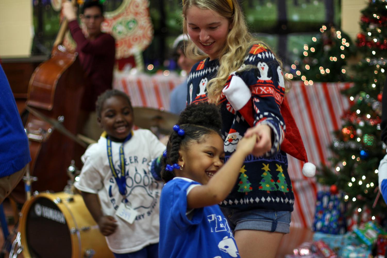 JEFFERSON+JUBILEE+DELIVERS+A+HOLIDAY+SURPRISE+TO+ELEMENTARY+STUDENTS