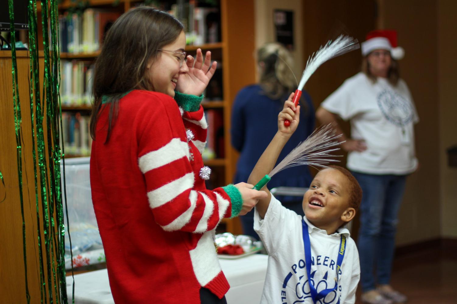 JEFFERSON+JUBILEE+DELIVERS+A+HOLIDAY+SURPRISE+TO+ELEMENTARY+STUDENTS
