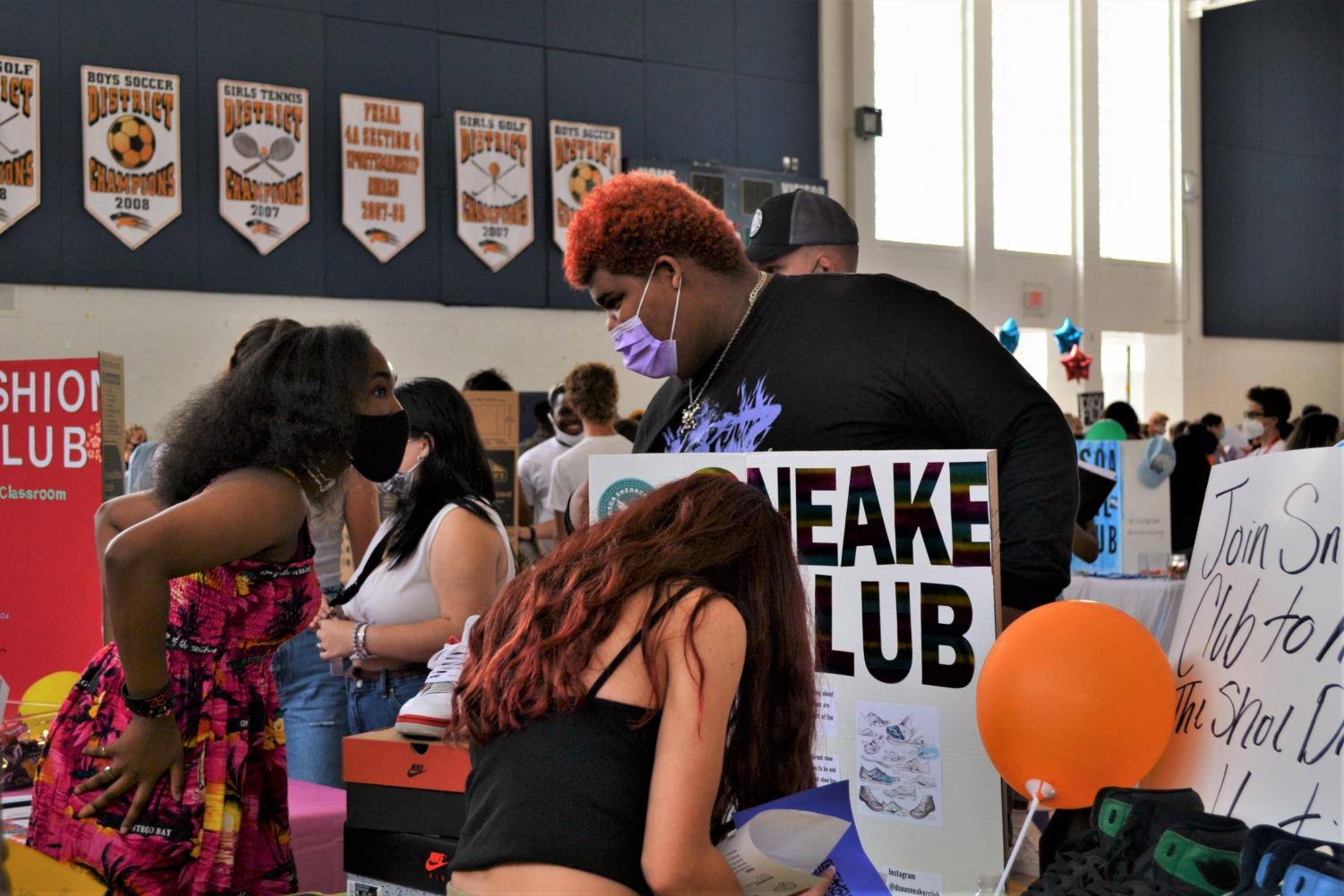 Students Rush to Club Rush