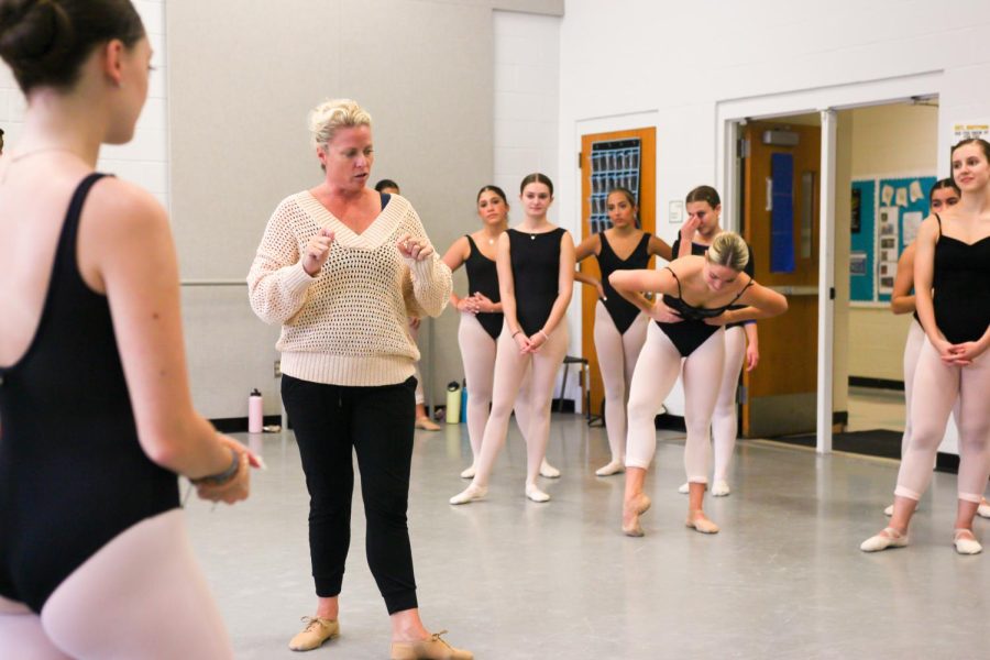 Mrs. Lescaille gathers the dancers together to review key takeaways from the class. She hopes that students come out of the class with more than just a higher GPA. “I hope, in all of their classes, they walk away with love and appreciation,” Mrs. Lescaille said.